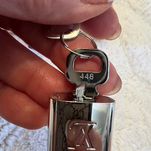 Authentic Louis Vuitton Silver lock and key # 448 - Picture 4 of 8
